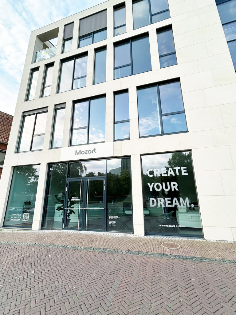 Mozart Showroom Nordhorn {{brizy_dc_image_alt imageSrc=