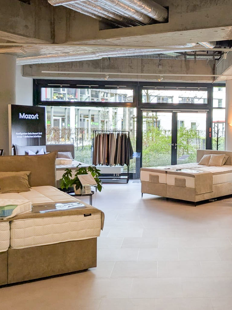 Mozart Bett Dresden Showroom {{brizy_dc_image_alt imageSrc=