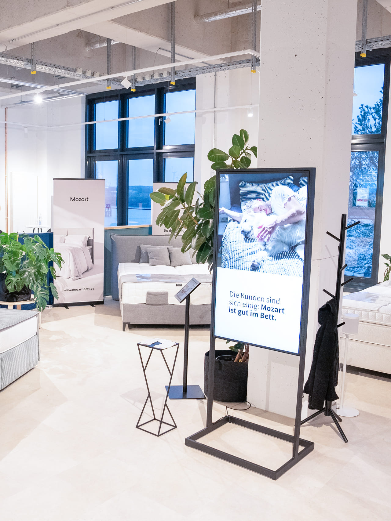 Mozart Bett Hamburg Showroom {{brizy_dc_image_alt imageSrc=